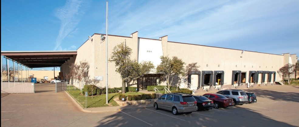 609 107th St, Arlington, TX for lease - Building Photo - Image 3 of 8