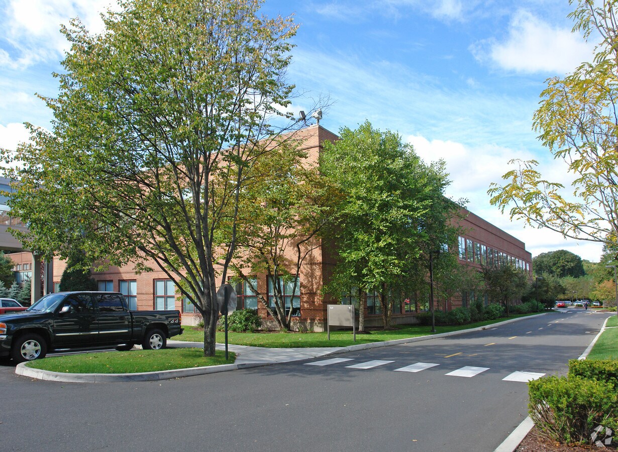 50 Danbury Rd, Wilton, CT 06897