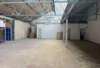 Claydons Ln, Rayleigh for lease Interior Photo- Image 2 of 3