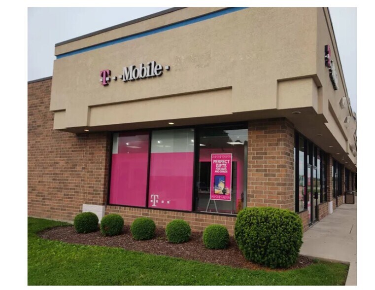 2587 Sycamore Rd, Dekalb, IL 60115 Retail for Lease