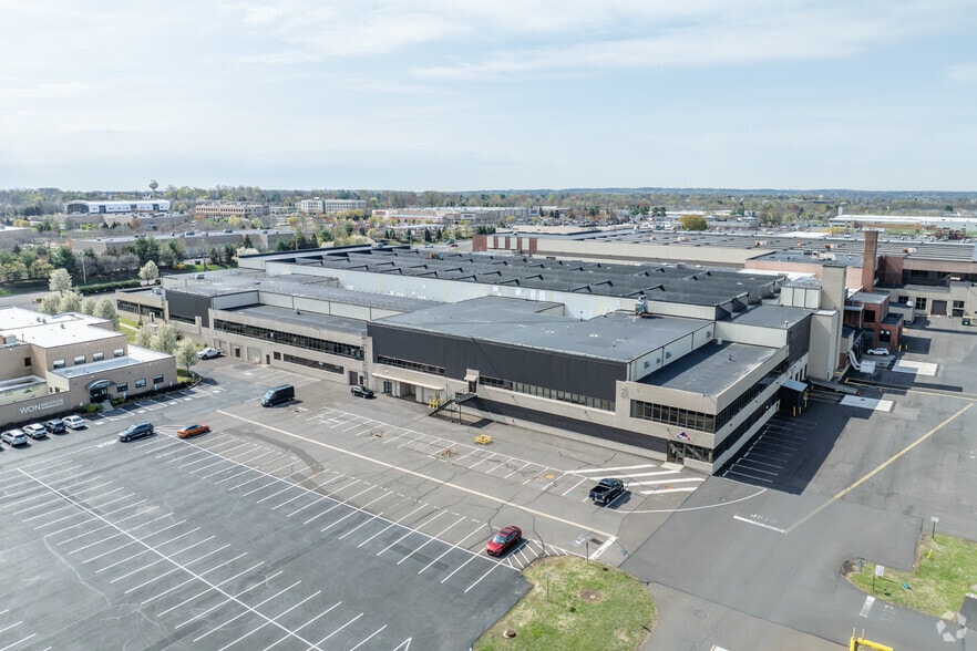 50 Cardinal Ln, Warminster, PA for lease - Building Photo - Image 2 of 5