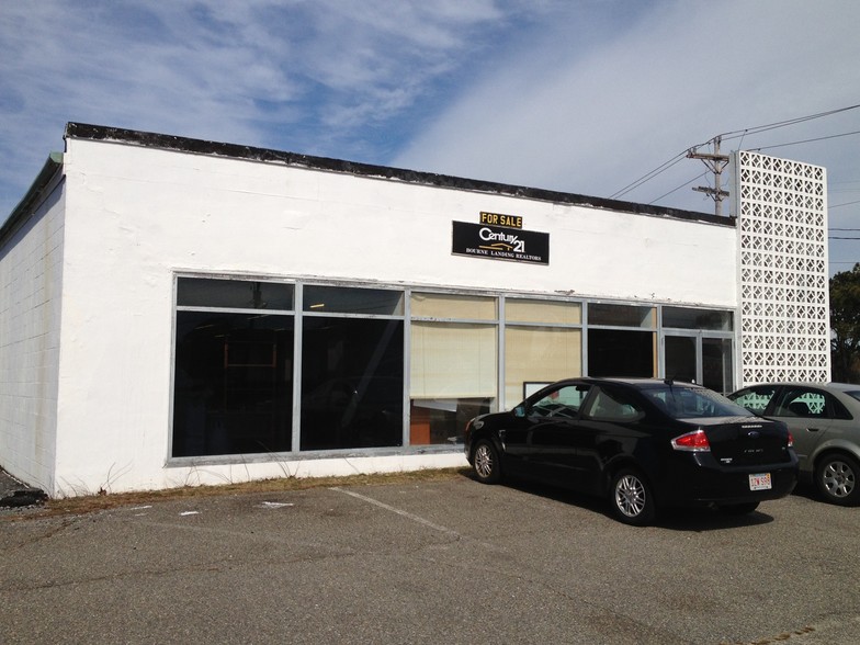 1 Bourne Bridge Approach, Buzzards Bay, MA for lease - Building Photo - Image 1 of 2