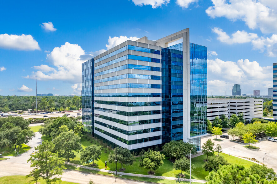 575 N Dairy Ashford Rd, Houston, TX for lease - Building Photo - Image 2 of 12