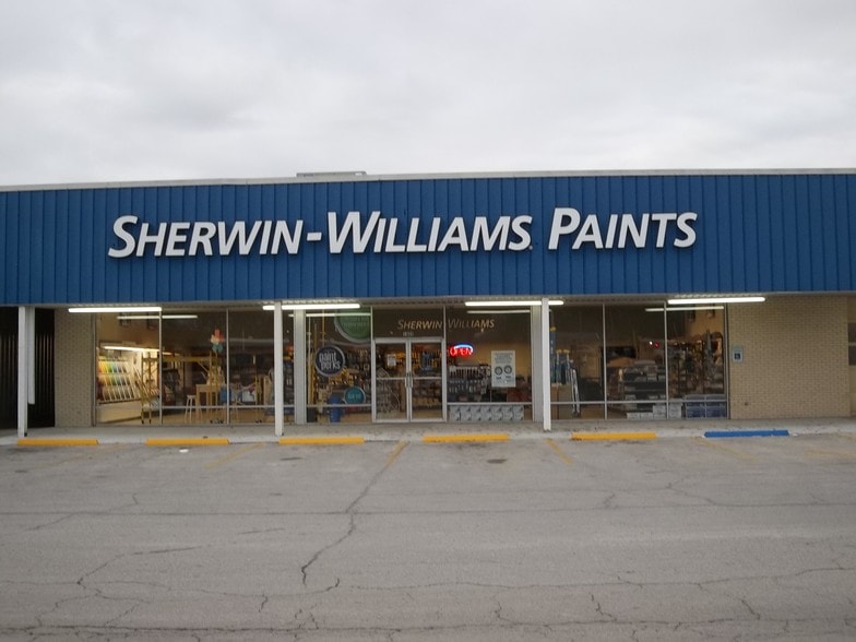 1403-1515 S Santa Fe Ave, Chanute, KS for lease - Building Photo - Image 2 of 7