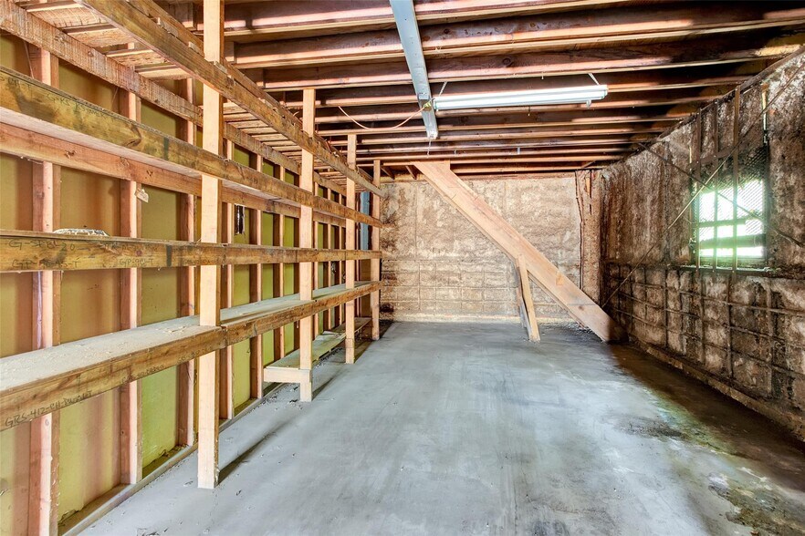 5626 Texoma Pky, Sherman, TX for lease - Interior Photo - Image 3 of 15