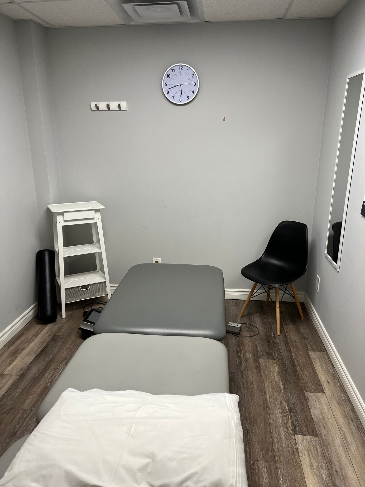 1 Queen St E, Toronto, ON for lease Interior Photo- Image 1 of 2