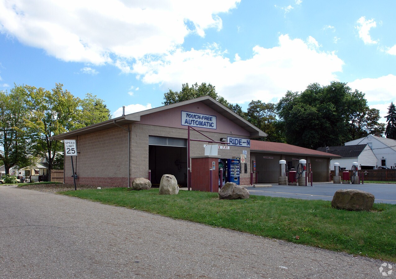 3533 Main St, Mineral Ridge, OH 44440