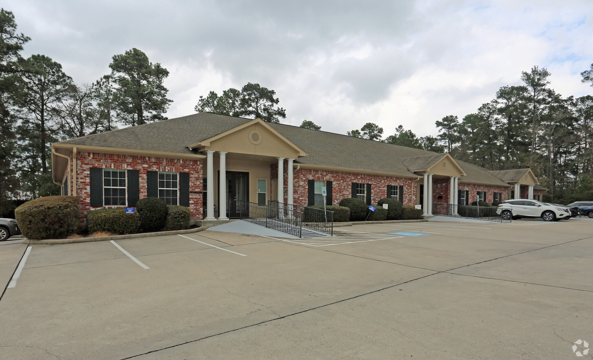 2253 N Loop 336 W, Conroe, TX for sale Primary Photo- Image 1 of 1