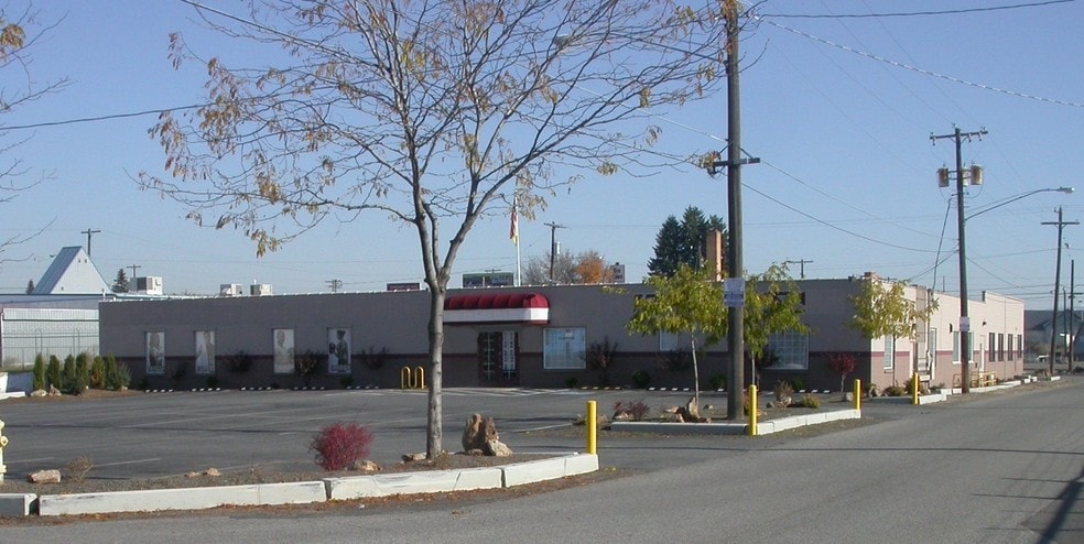 11805 E 1st Ave, Spokane Valley, WA for lease - Building Photo - Image 3 of 17