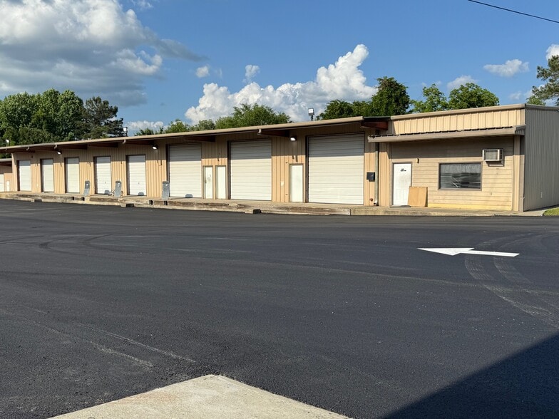 2124 Frederick Rd, Opelika, AL for lease - Building Photo - Image 1 of 12