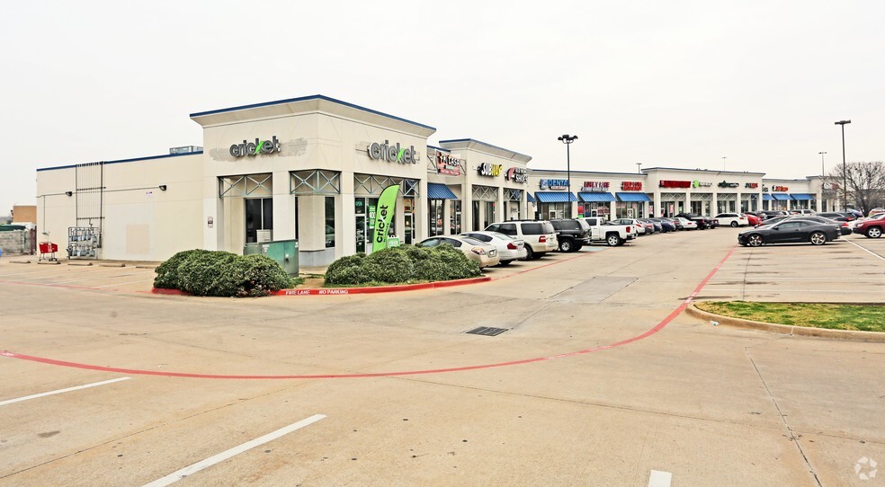 1515 N Cockrell Hill Rd, Dallas, TX for lease - Primary Photo - Image 1 of 8