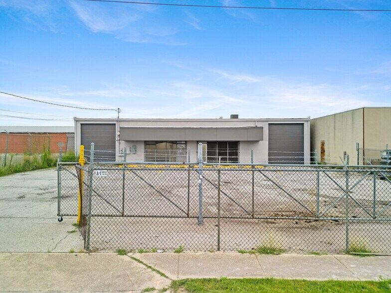 1053 Grubb St, San Antonio, TX for lease - Building Photo - Image 2 of 19