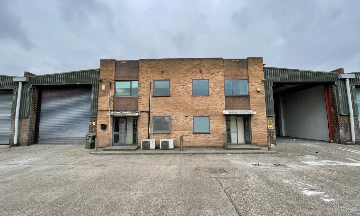 437-439 North Woolwich Rd, London for sale Building Photo- Image 1 of 1