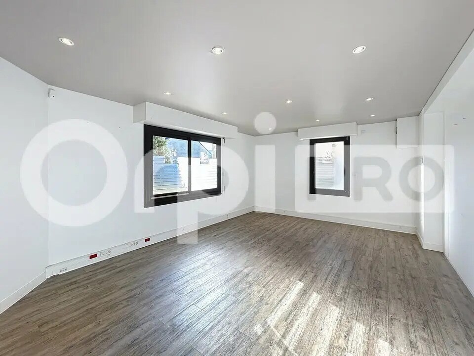 Retail in Clermont for lease Interior Photo- Image 1 of 4