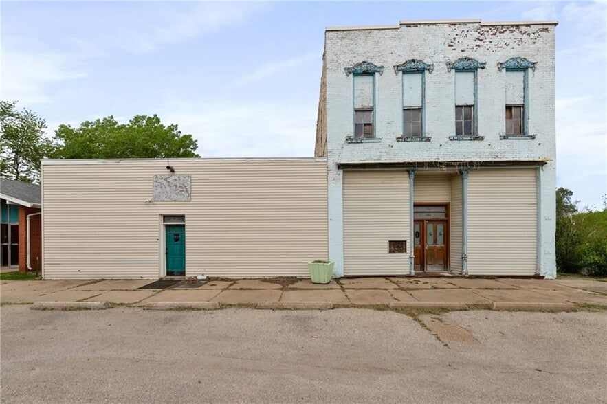 234 Madison St, Pomona, KS 66076