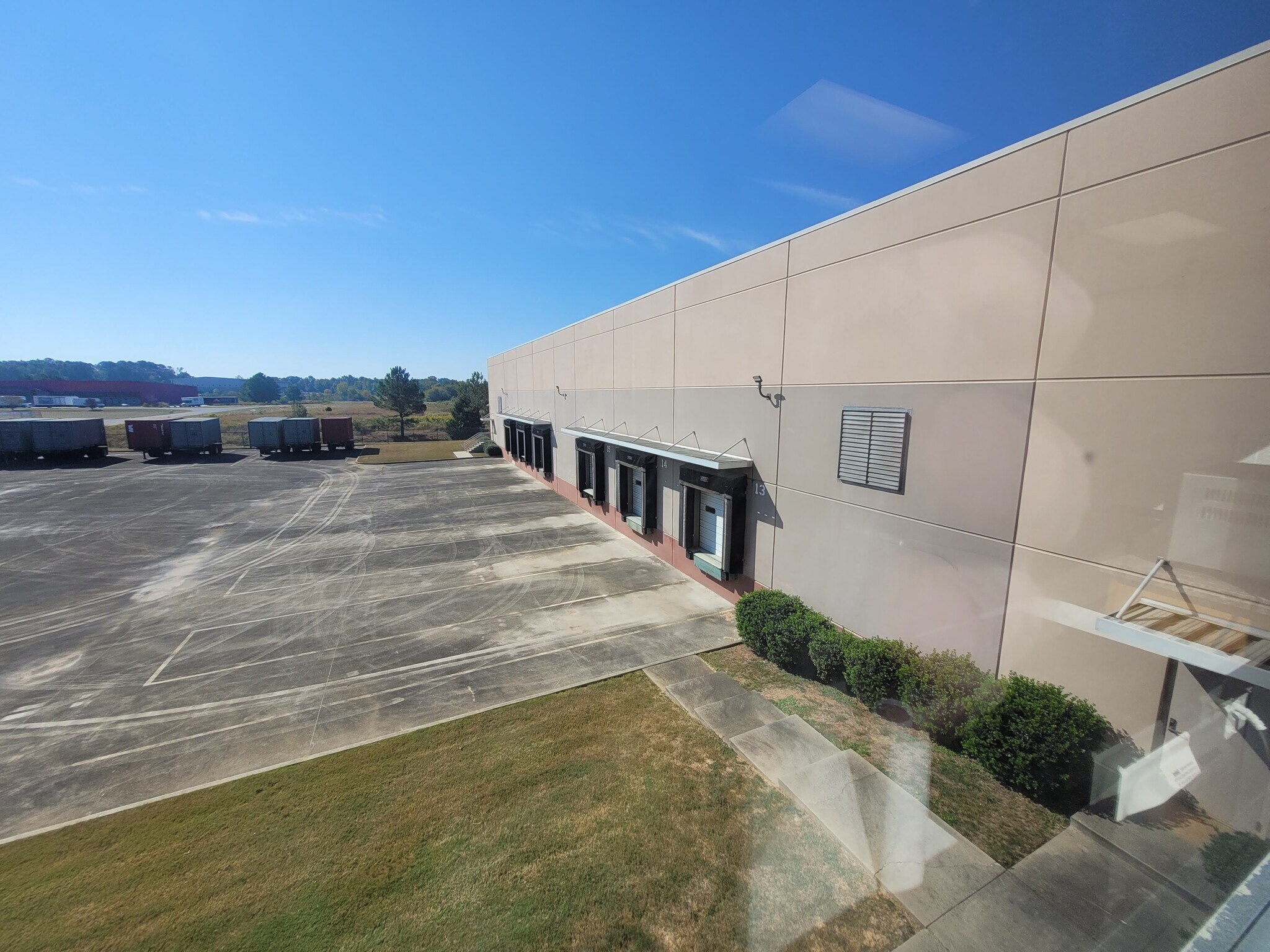 241 Commercial Park Cir, Calera, AL 35040 Freezer/Cooler Warehouse