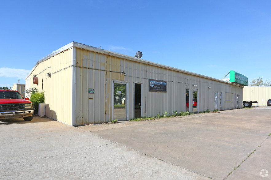 6924 Melrose Ln, Oklahoma City, OK for lease - Primary Photo - Image 1 of 23