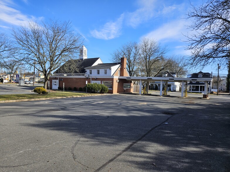 2642 Nottingham way, Hamilton, NJ for lease - Primary Photo - Image 1 of 5