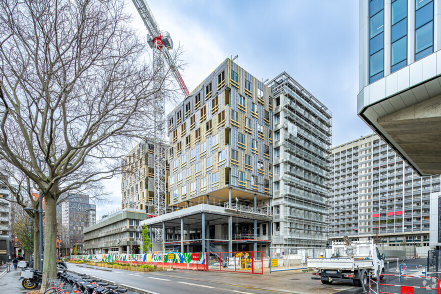 Office in Lyon for lease - Primary Photo - Image 1 of 2
