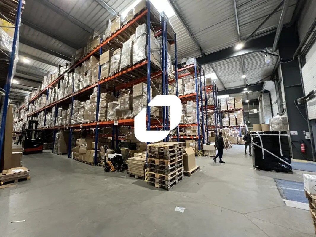 Office in Sars-et-Rosières for lease Building Photo- Image 1 of 18