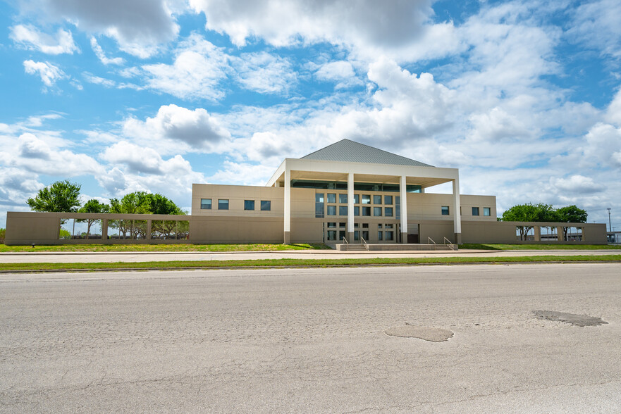 1024 Texas Yes Blvd, Robstown, TX for lease - Building Photo - Image 3 of 25