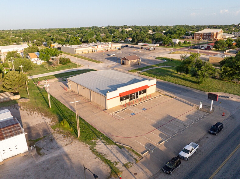 1106 Conrad Hilton Blvd, Cisco, TX for sale - Building Photo - Image 3 of 12
