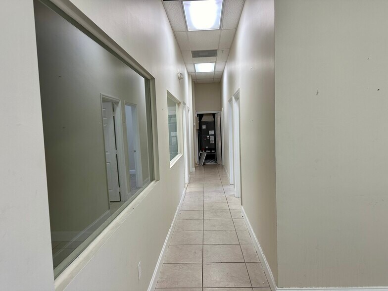73 SW 12th Ave, Dania Beach, FL for lease - Building Photo - Image 3 of 14