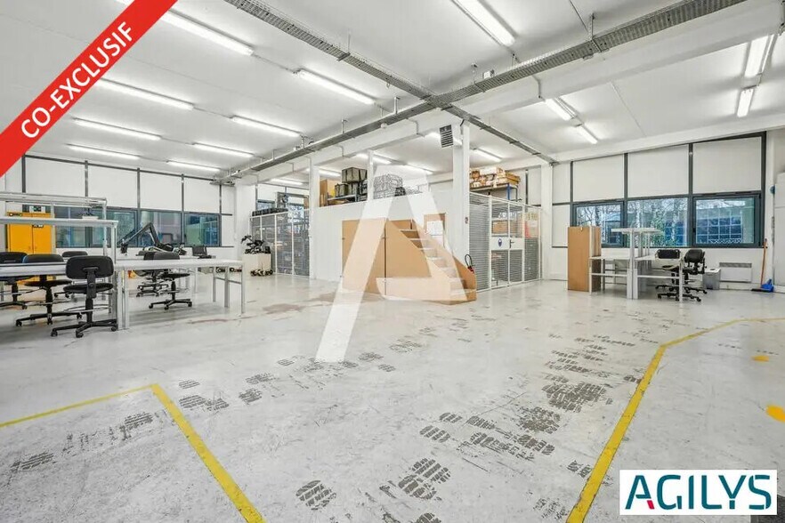 Flex in Saclay for sale - Interior Photo - Image 1 of 12