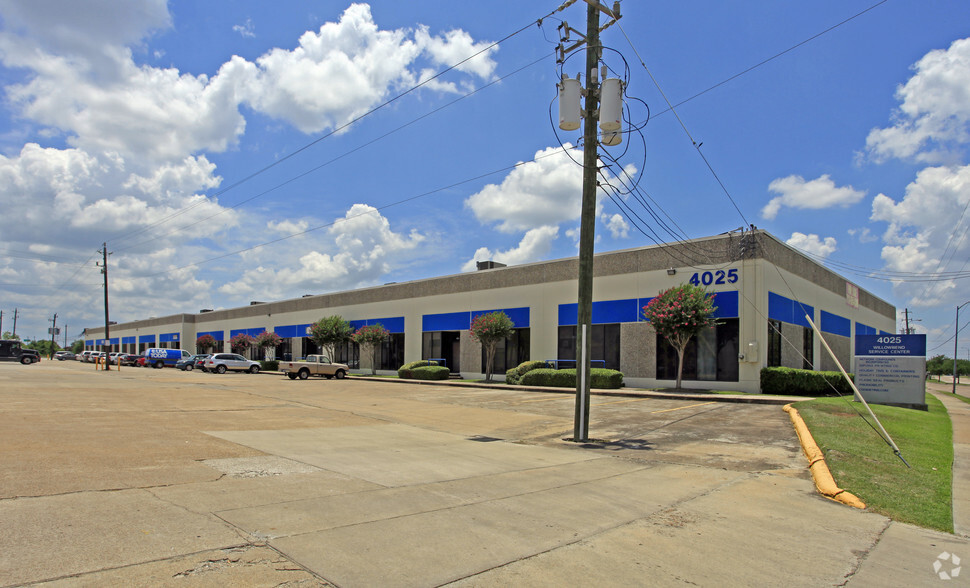 4025 Willowbend Blvd, Houston, TX for lease - Primary Photo - Image 1 of 5