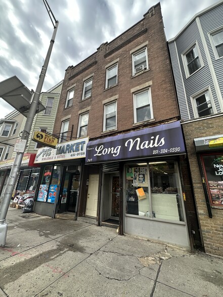 769 West Side Ave, Jersey City, NJ for sale - Building Photo - Image 1 of 1