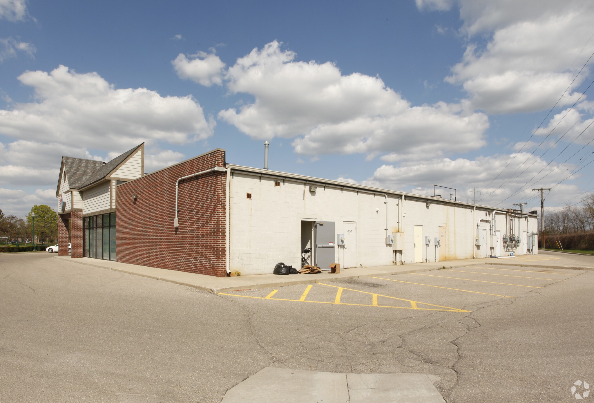 35155-35173 E Michigan Ave, Wayne, MI for sale Building Photo- Image 1 of 2