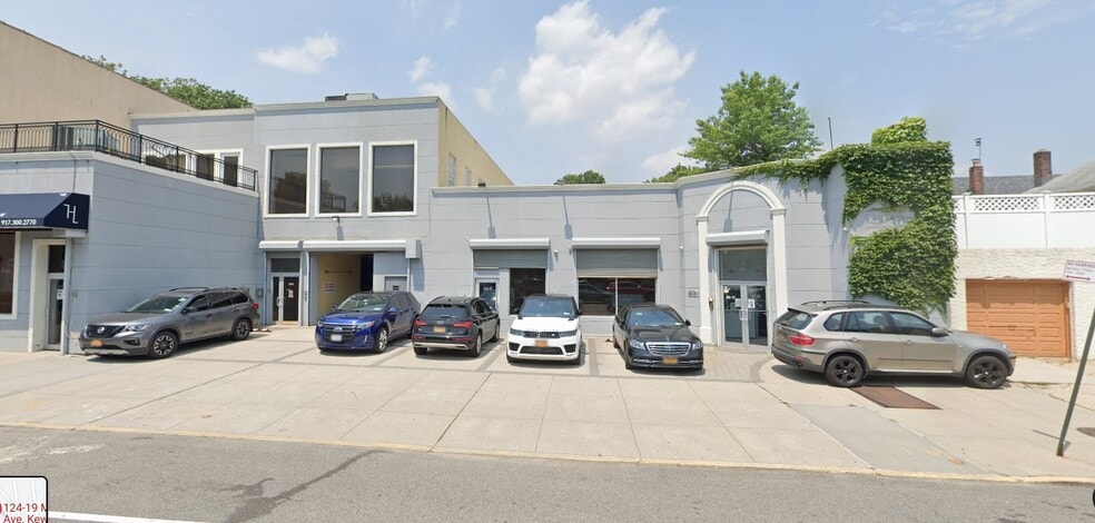 12417 Metropolitan Ave, Kew Gardens, NY for sale - Primary Photo - Image 1 of 1