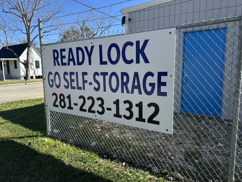 150 Live Oak St, Webster, TX for sale - Building Photo - Image 2 of 6