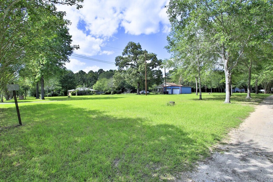 11899 FM 3083 Rd, Conroe, TX for sale - Building Photo - Image 2 of 8