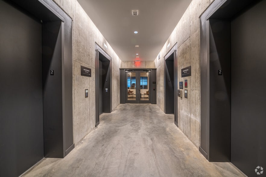 323 Washington Ave N, Minneapolis, MN for lease - Interior Photo - Image 2 of 15