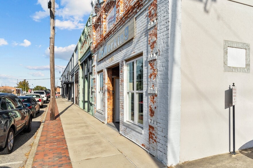 123 S Railroad Ave, Dunn, NC for sale - Building Photo - Image 2 of 65