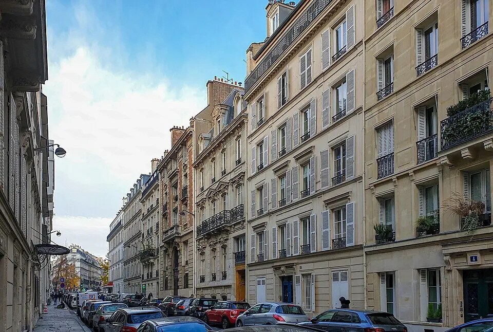 Retail in Paris for lease Building Photo- Image 1 of 2