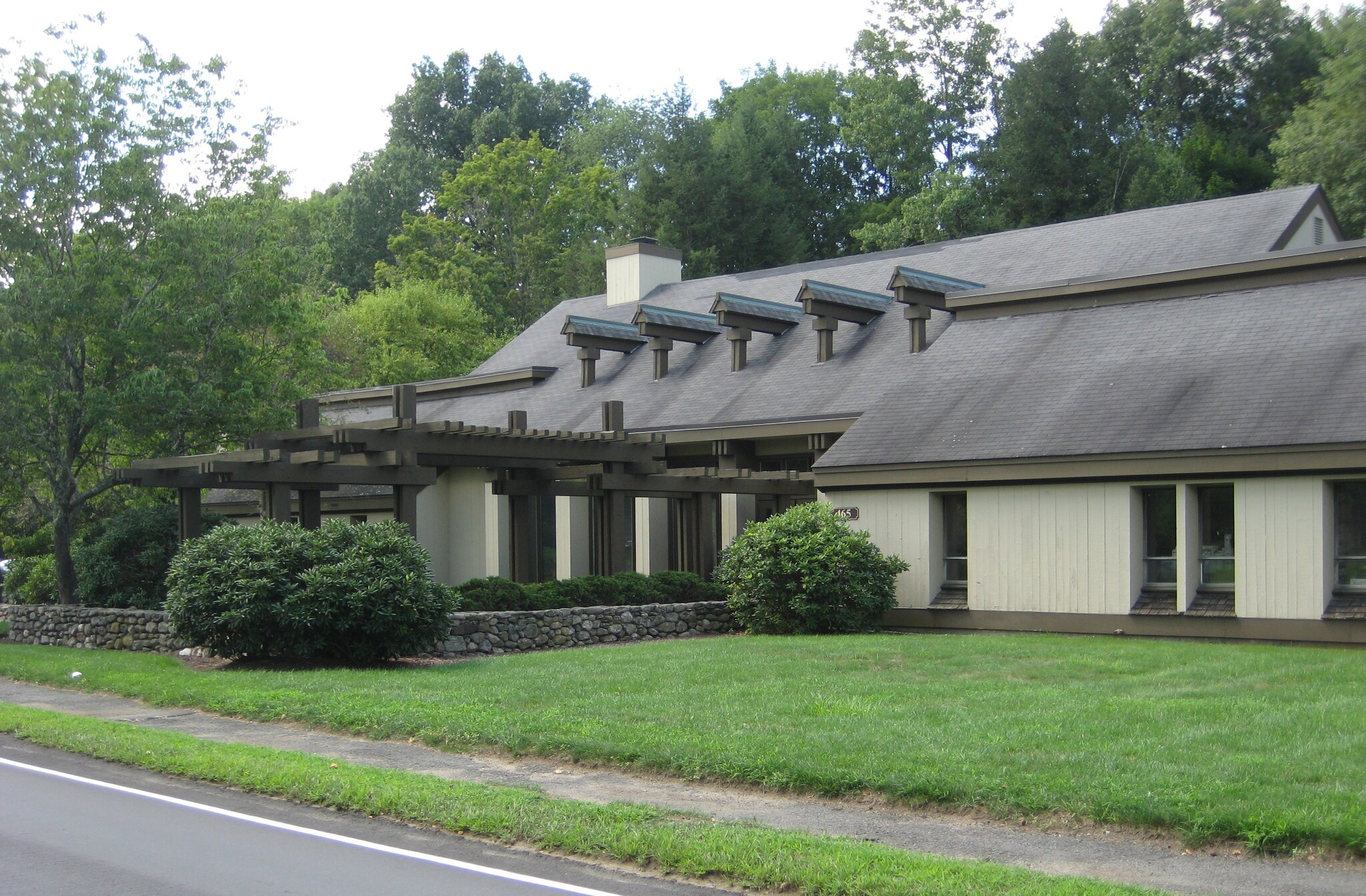 519 Heritage Rd, Southbury, CT for lease Building Photo- Image 1 of 2