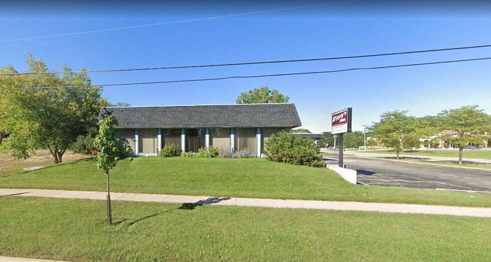 741 Hoffman Rd, Green Bay, WI for sale - Building Photo - Image 1 of 1