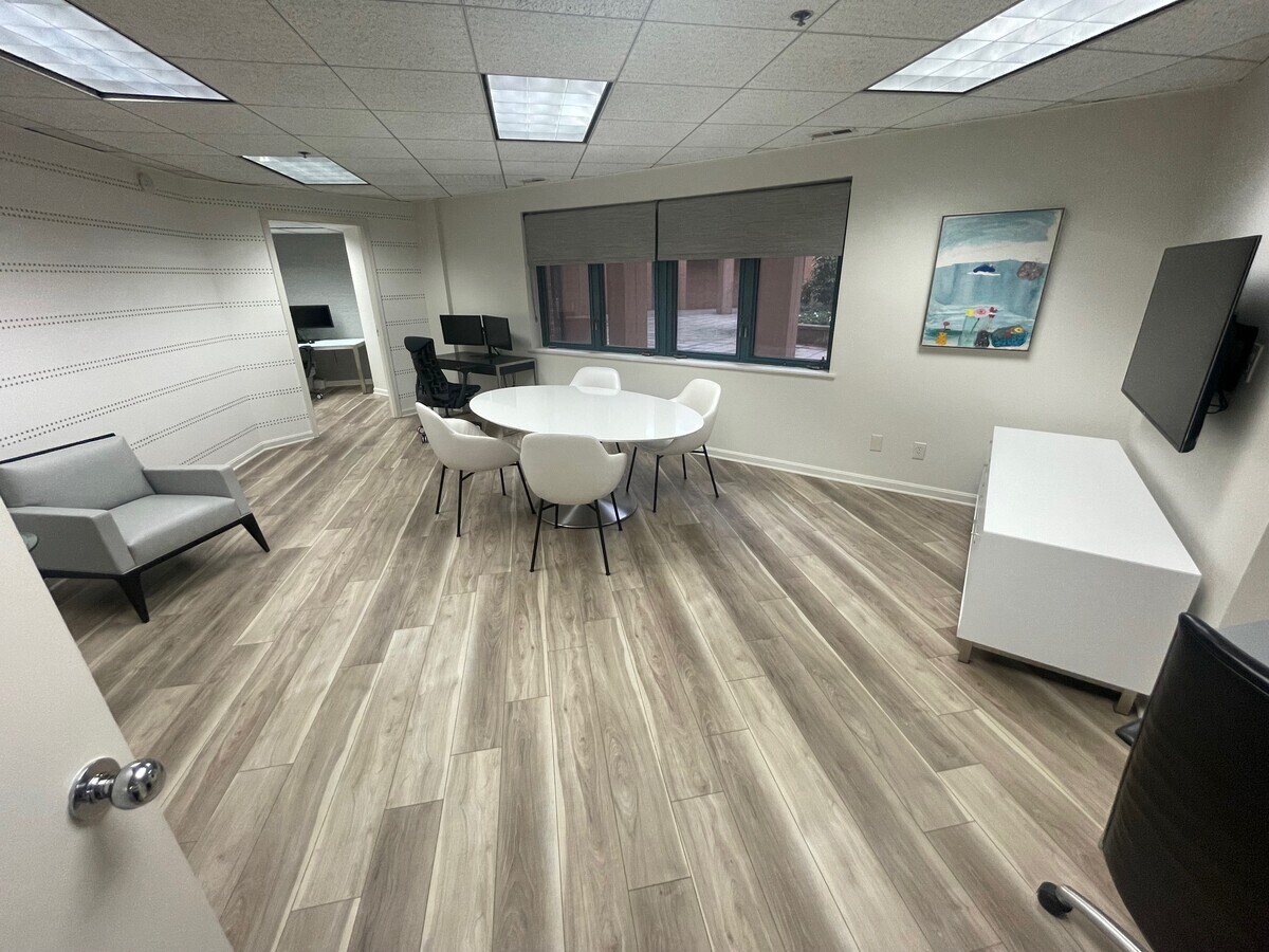 4801 Hampden Ln, Bethesda, MD 20814 Hampden Square