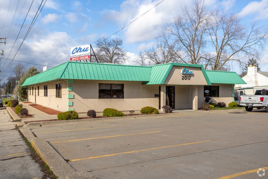 2017 Southlawn Dr, Des Moines, IA for lease - Building Photo - Image 1 of 6