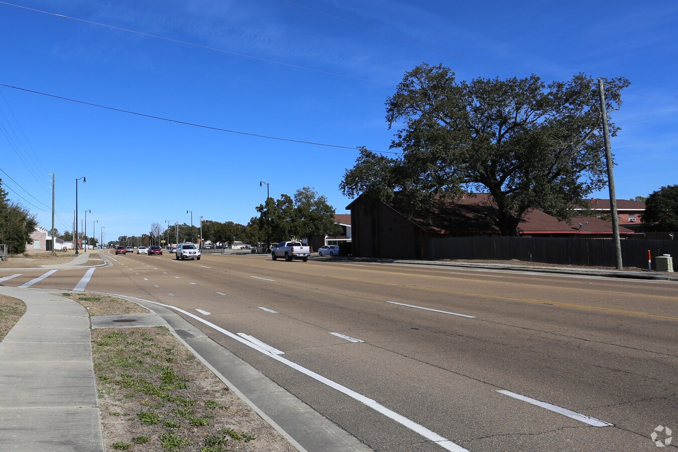 353 Cowan Rd, Gulfport, MS 39507