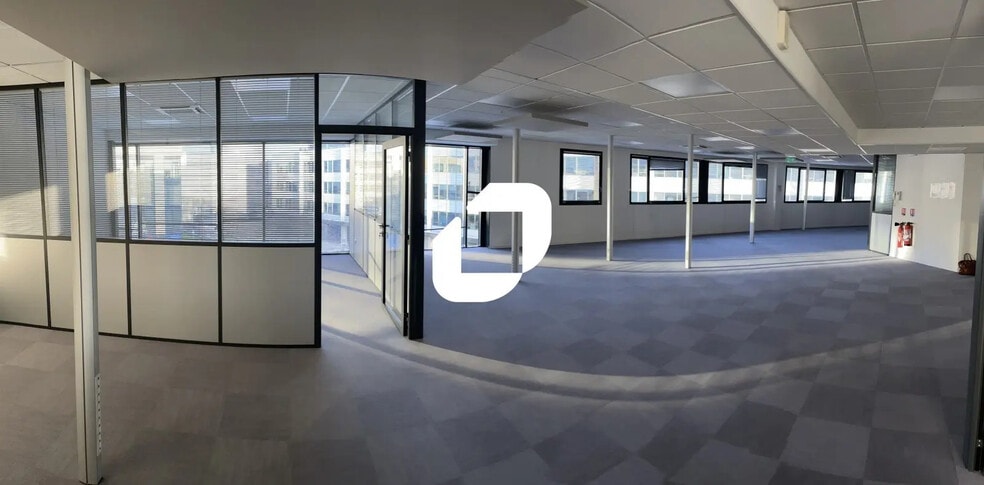 Office in Reims for lease - Building Photo - Image 2 of 5