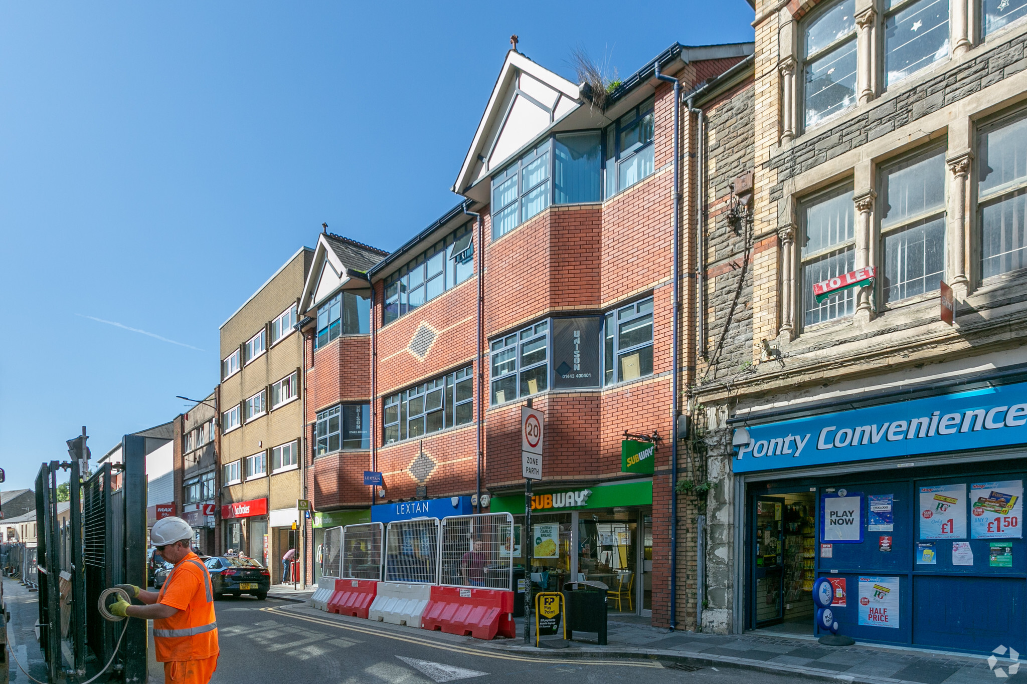 31 Taff St, Pontypridd for lease Primary Photo- Image 1 of 4