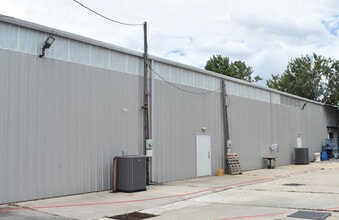 703 Buschong St, Houston, TX for lease Building Photo- Image 1 of 5