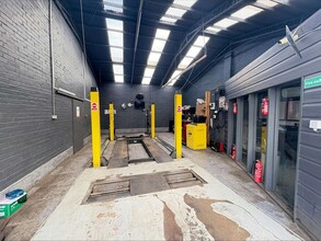 132 Park View Rd, Welling for lease Interior Photo- Image 2 of 4