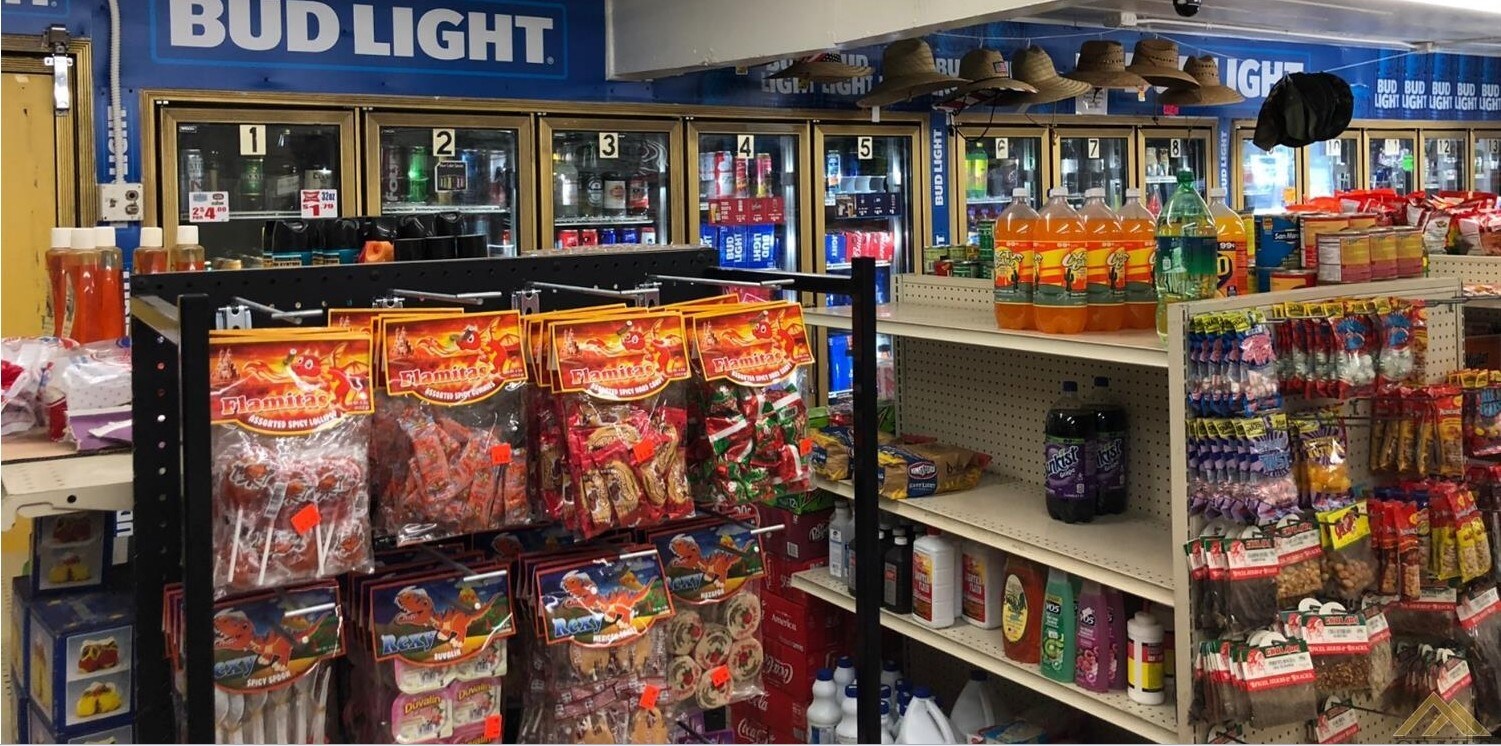 208 W Minarets Ave, Pinedale, CA for sale Primary Photo- Image 1 of 1