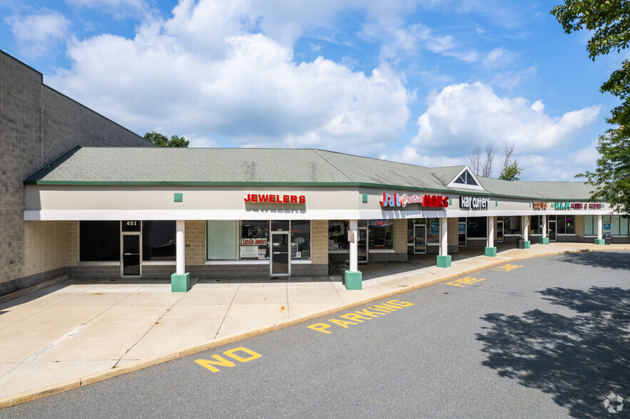 447-499 E Uwchlan Ave, Chester Springs, PA for lease - Building Photo - Image 3 of 10