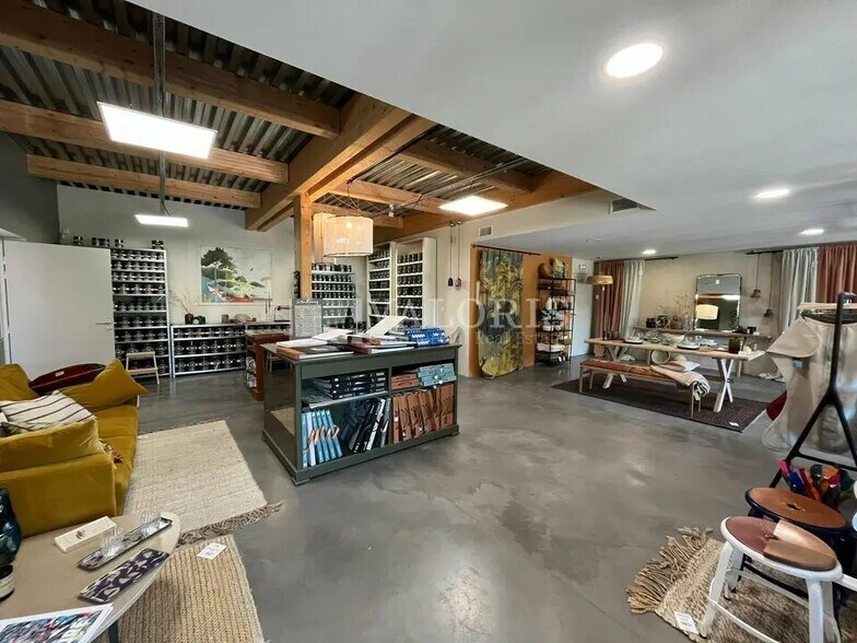 Office in Aix-en-Provence for lease - Building Photo - Image 3 of 17