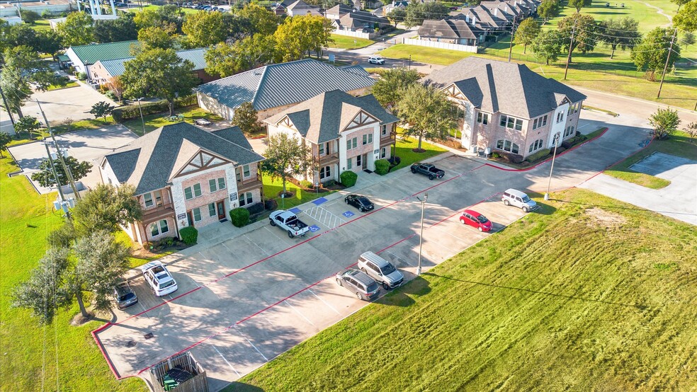 16545 Village Dr, Jersey Village, TX for sale - Aerial - Image 3 of 15